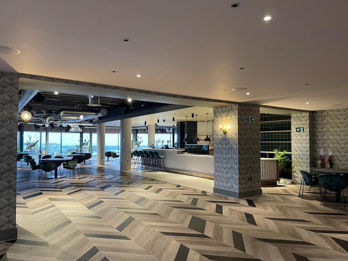 Waterfront Southport Hotel Extérieur photo